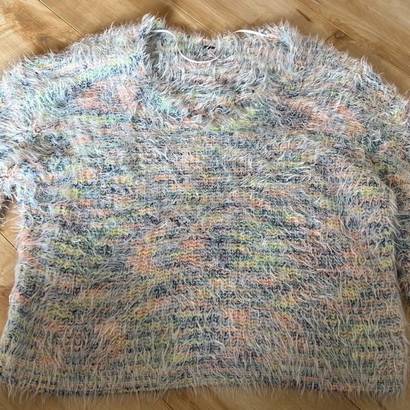 FREE PEOPLE sweater - Picture 2 of 4